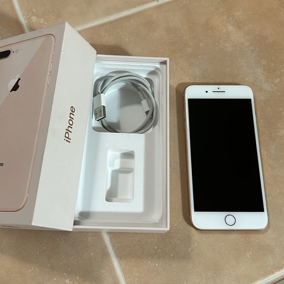 EUC IPHONE 7 PLUS - Picture 5 of 8